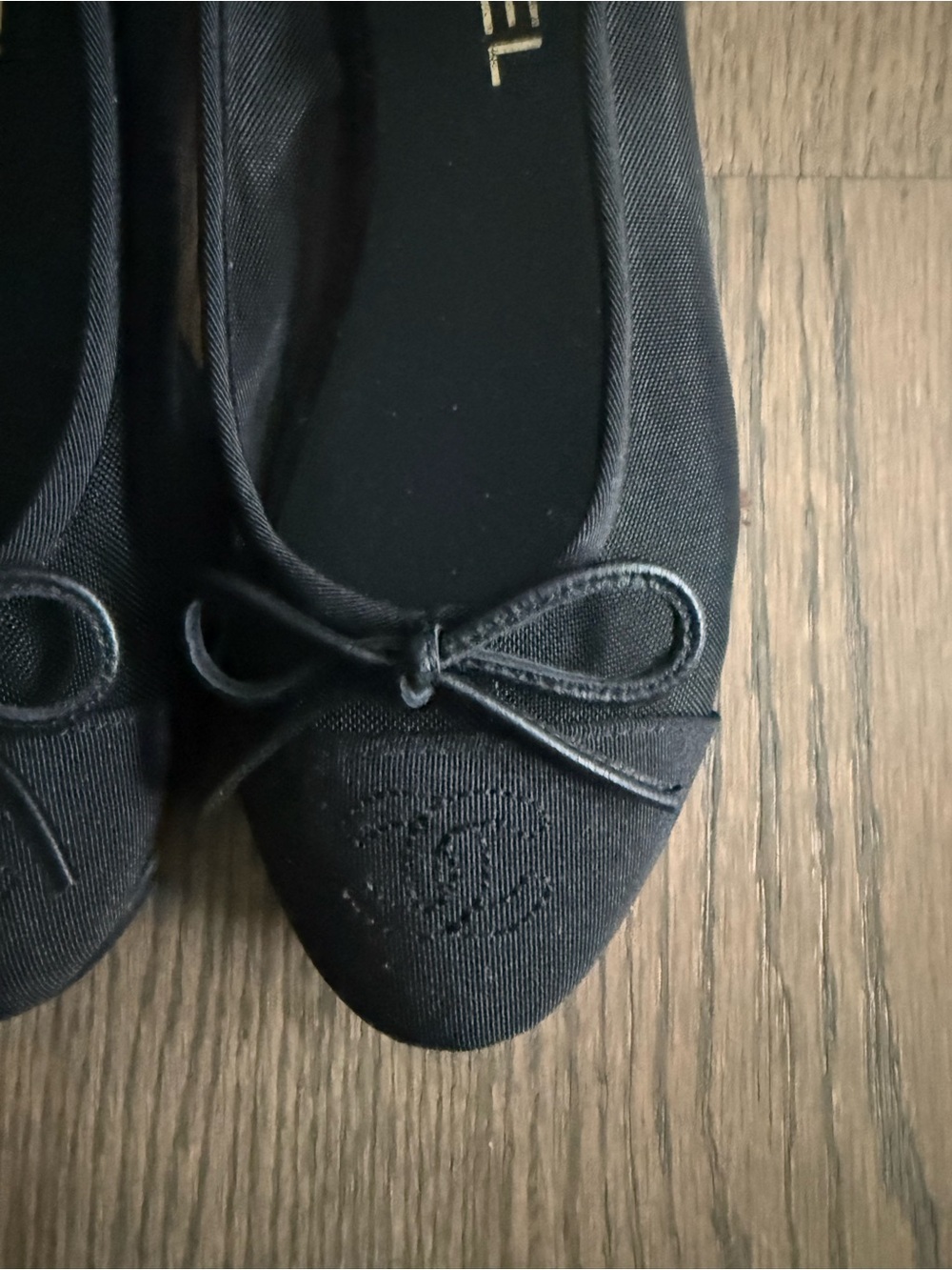 CHANEL Black Bow Ballet Flats with CC Toe Detail - Picture 2 of 4